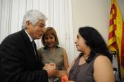 Miguel Palomino saluda a la autora